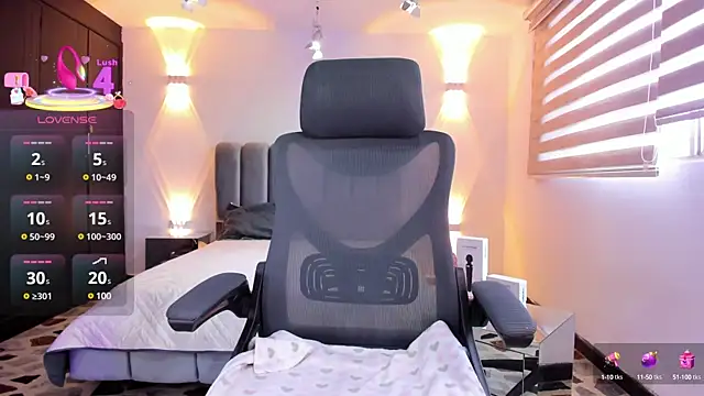 AnaRuiz online show from February 24, 2025, 12:16 pm