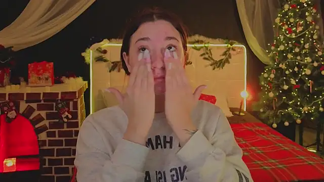 Snapshot of YasmineWest chatting on December 2, 2025, 1:55 am YasmineWest online show from December 2, 2025, 1:55 am