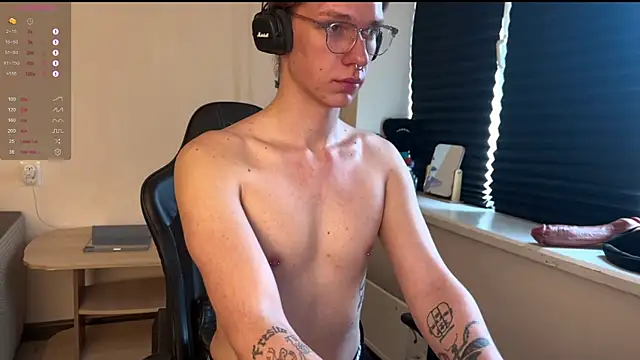 Snapshot of carthylovvve chatting on January 9, 2026, 8:50 am carthylovvve online show from January 9, 2026, 8:50 am