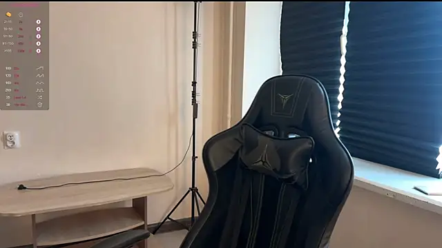 Snapshot of carthylovvve chatting on January 17, 2026, 11:15 am carthylovvve online show from January 17, 2026, 11:15 am