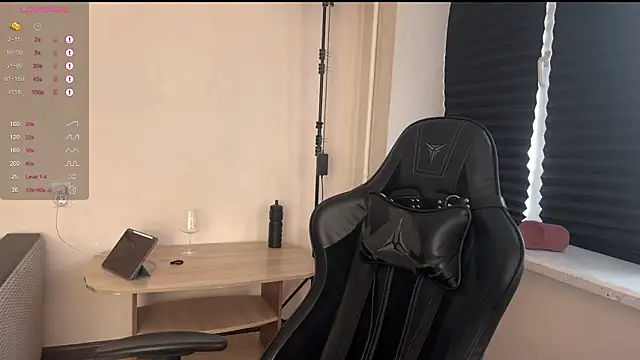 Snapshot of carthylovvve chatting on February 6, 2026, 12:52 pm carthylovvve online show from February 6, 2026, 12:52 pm