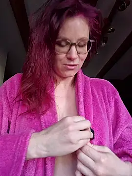 Snapshot of die-EinHORNY-WG chatting on October 24, 2025, 8:33 am die-EinHORNY-WG online show from October 24, 2025, 8:33 am