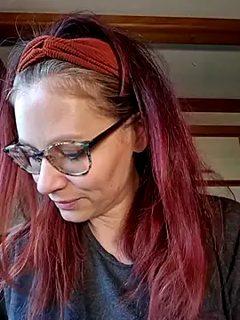 Snapshot of die-EinHORNY-WG chatting on December 17, 2025, 11:49 am die-EinHORNY-WG online show from December 17, 2025, 11:49 am