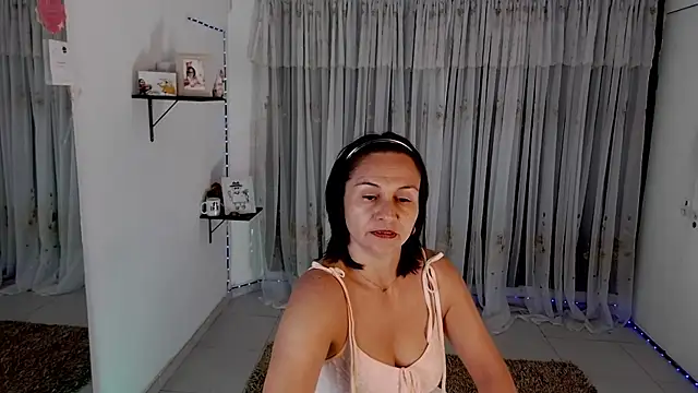 Snapshot of lollita_23_ chatting on November 20, 2025, 6:18 pm lollita 23 online show from November 20, 2025, 6:18 pm