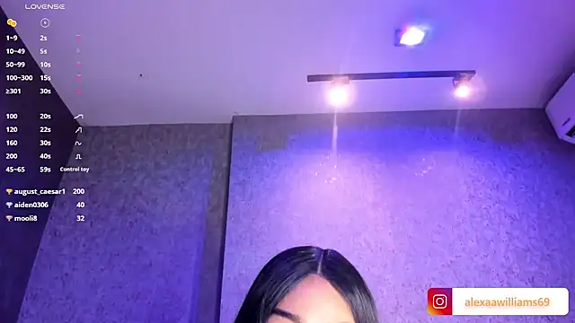 AleexxaWilliams online show from December 3, 2024, 7:44 pm