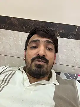 Snapshot of hornyguy271192 chatting on February 12, 2026, 9:15 am hornyguy271192 online show from February 12, 2026, 9:15 am