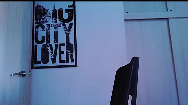 Snapshot of purple_em69 chatting on February 5, 2026, 2:11 pm purple em69 online show from February 5, 2026, 2:11 pm