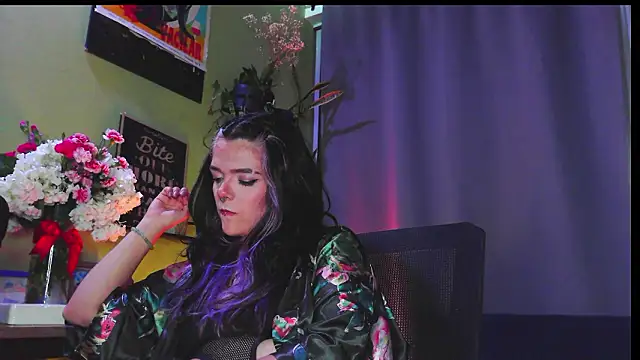 Snapshot of purple_em69 chatting on February 21, 2026, 4:57 am purple em69 online show from February 21, 2026, 4:57 am