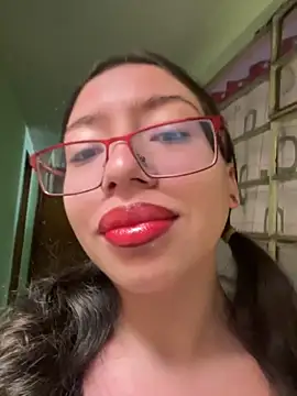 Snapshot of CoreAlejito chatting on November 25, 2025, 4:40 pm CoreAlejito online show from November 25, 2025, 4:40 pm