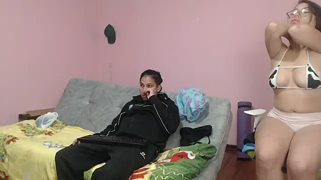 Snapshot of CoreAlejito chatting on January 6, 2026, 11:07 pm CoreAlejito online show from January 6, 2026, 11:07 pm