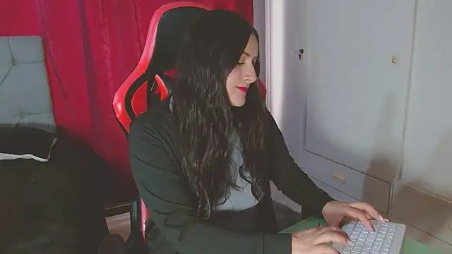 Snapshot of Noamartin_ chatting on February 9, 2026, 10:47 pm Noamartin online show from February 9, 2026, 10:47 pm