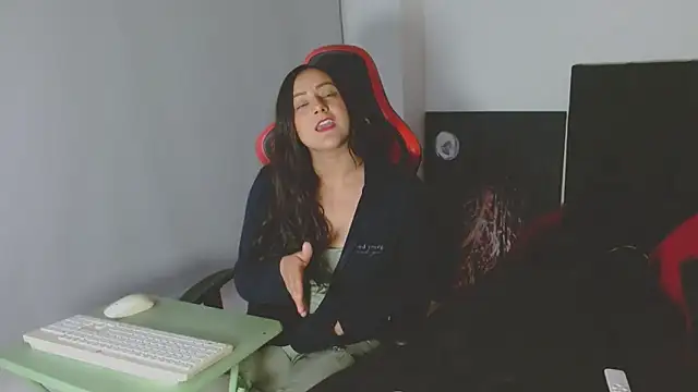 Snapshot of Noamartin_ chatting on March 7, 2026, 2:08 am Noamartin online show from March 7, 2026, 2:08 am