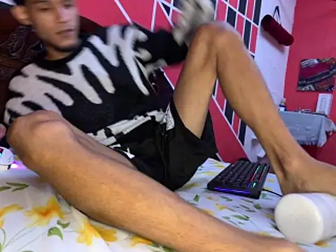 Snapshot of tanned_boy chatting on May 24, 2026, 10:09 am tanned boy online show from May 24, 2026, 10:09 am