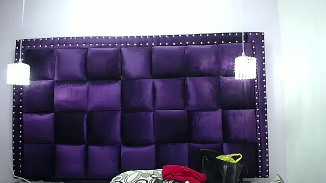 Snapshot of CrushOnMe_ chatting on January 25, 2025, 7:28 am CrushOnMe online show from January 25, 2025, 7:28 am