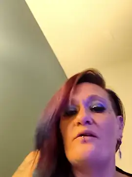 Snapshot of renegade_vyxxen chatting on January 11, 2026, 6:18 am renegade vyxxen online show from January 11, 2026, 6:18 am