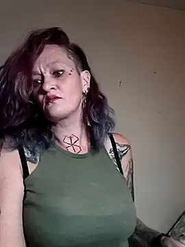 Snapshot of renegade_vyxxen chatting on February 7, 2026, 12:47 am renegade vyxxen online show from February 7, 2026, 12:47 am