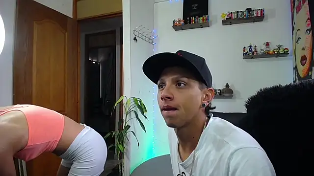 HillAndJack333 online show from January 19, 2025, 1:01 pm