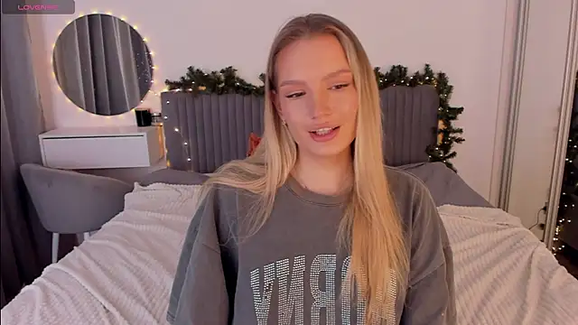 Snapshot of CassieRayss chatting on January 7, 2026, 7:33 am CassieRayss online show from January 7, 2026, 7:33 am