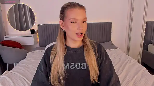 Snapshot of CassieRayss chatting on January 8, 2026, 12:29 pm CassieRayss online show from January 8, 2026, 12:29 pm