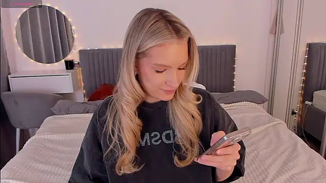 Snapshot of CassieRayss chatting on January 17, 2026, 12:10 pm CassieRayss online show from January 17, 2026, 12:10 pm