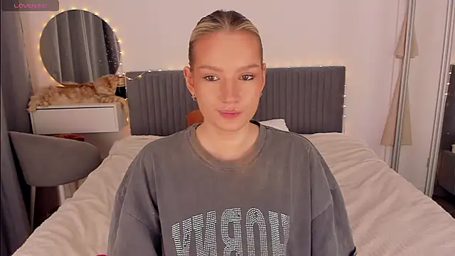 Snapshot of CassieRayss chatting on February 24, 2026, 11:41 am CassieRayss online show from February 24, 2026, 11:41 am