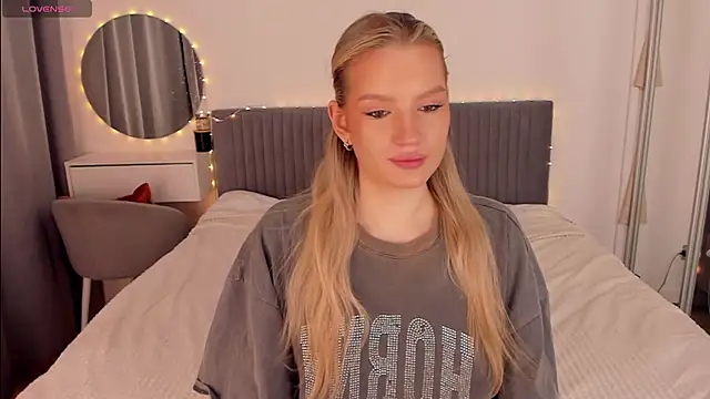 Snapshot of CassieRayss chatting on March 1, 2026, 10:39 am CassieRayss online show from March 1, 2026, 10:39 am