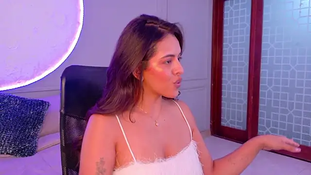 Snapshot of martina_duque_ chatting on March 4, 2026, 8:37 pm martina duque online show from March 4, 2026, 8:37 pm