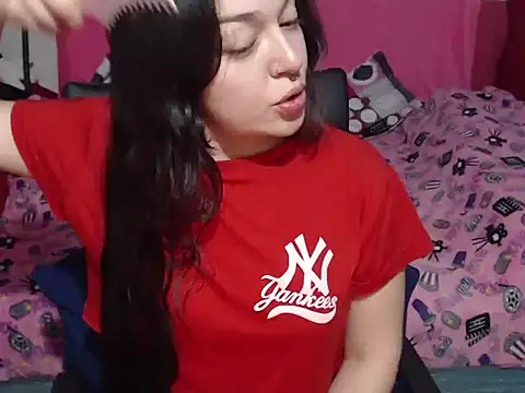 Angela 18honey online show from November 23, 2025, 1:05 am