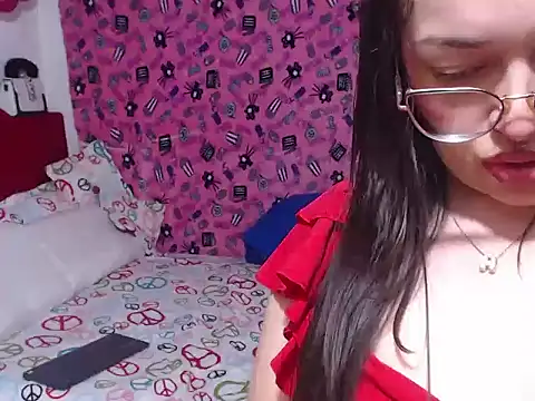 Angela 18honey online show from May 30, 2026, 1:35 am