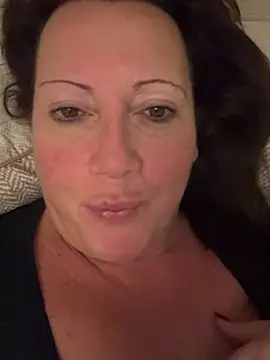 Snapshot of xsexycurvymilf chatting on December 11, 2024, 6:36 am xsexycurvymilf online show from December 11, 2024, 6:36 am