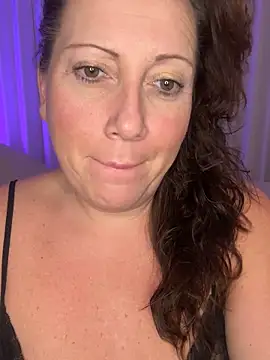 Snapshot of xsexycurvymilf chatting on January 30, 2025, 2:36 pm xsexycurvymilf online show from January 30, 2025, 2:36 pm