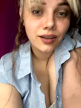 Snapshot of Juuice chatting on September 20, 2025, 8:32 pm Juuice online show from September 20, 2025, 8:32 pm