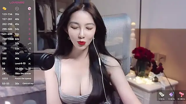 Snapshot of vyizh- chatting on January 6, 2025, 1:41 pm vyizh- online show from January 6, 2025, 1:41 pm