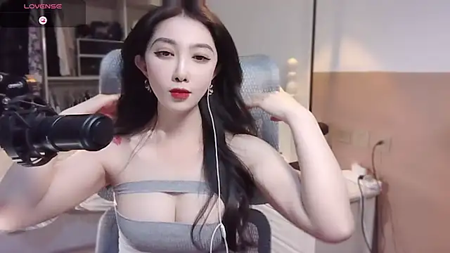 Snapshot of vyizh- chatting on February 20, 2025, 5:44 am vyizh- online show from February 20, 2025, 5:44 am
