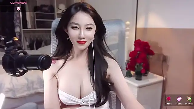 Snapshot of vyizh- chatting on February 26, 2025, 1:41 pm vyizh- online show from February 26, 2025, 1:41 pm