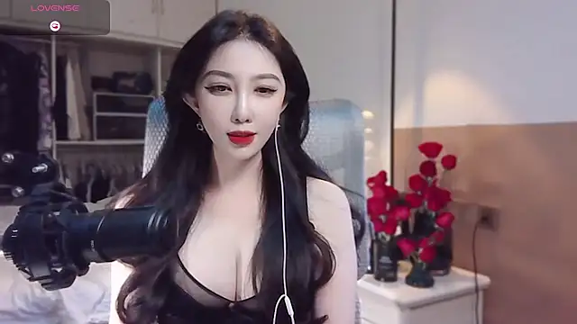 Snapshot of vyizh- chatting on March 8, 2025, 5:49 am vyizh- online show from March 8, 2025, 5:49 am
