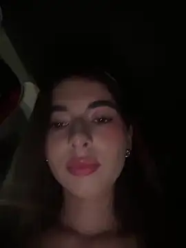 Snapshot of Coralinee_01 chatting on December 19, 2025, 12:28 am Coralinee 01 online show from December 19, 2025, 12:28 am