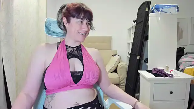 Snapshot of emmita69_ chatting on February 1, 2026, 10:41 pm emmita69 online show from February 1, 2026, 10:41 pm