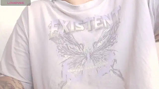 Amara18  online show from April 11, 2026, 6:23 pm