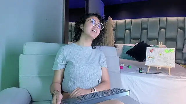 Amareto  online show from February 15, 2025, 2:11 pm