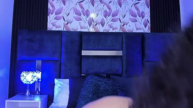 Amareto  online show from February 22, 2025, 1:35 pm