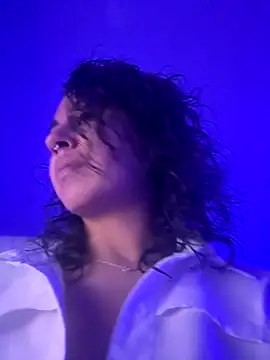 Amareto  online show from December 19, 2025, 11:06 am