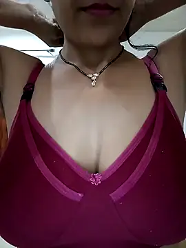 Hot-Shivani online show from December 17, 2024, 4:12 am