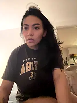 PetitLumiere online show from September 30, 2025, 2:49 am