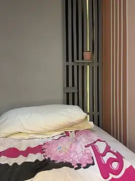 Snapshot of Victoria-And1 chatting on February 19, 2025, 4:44 am Victoria-And1 online show from February 19, 2025, 4:44 am