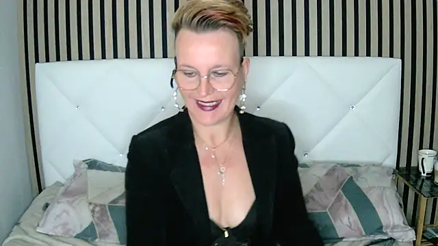 Snapshot of xxNoeliaxx chatting on December 22, 2024, 8:16 am xxNoeliaxx online show from December 22, 2024, 8:16 am