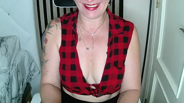 Snapshot of xxNoeliaxx chatting on September 21, 2025, 7:54 am xxNoeliaxx online show from September 21, 2025, 7:54 am