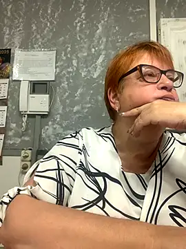 Klio5678 online show from November 4, 2025, 1:43 pm