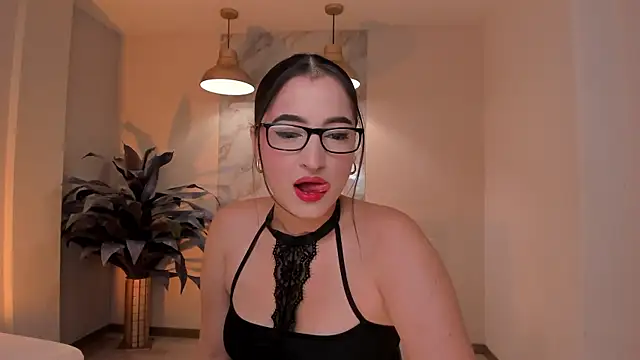Snapshot of DominiqueVega chatting on July 15, 2026, 9:09 pm DominiqueVega online show from July 15, 2026, 9:09 pm