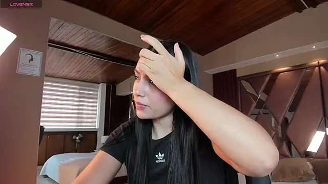 carina rossi online show from September 12, 2025, 12:27 pm